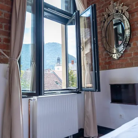 Barrique 14 - Breakfast At Restaurant & Minibar - Old Town Apartment Brasov