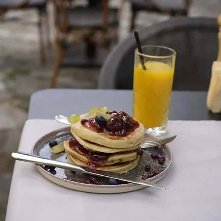 Apartment Barrique 14 - Breakfast At Restaurant & Minibar - Old Town Brasov