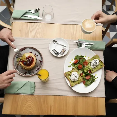 Barrique 14 - Breakfast At Restaurant & Minibar - Old Town Brasov